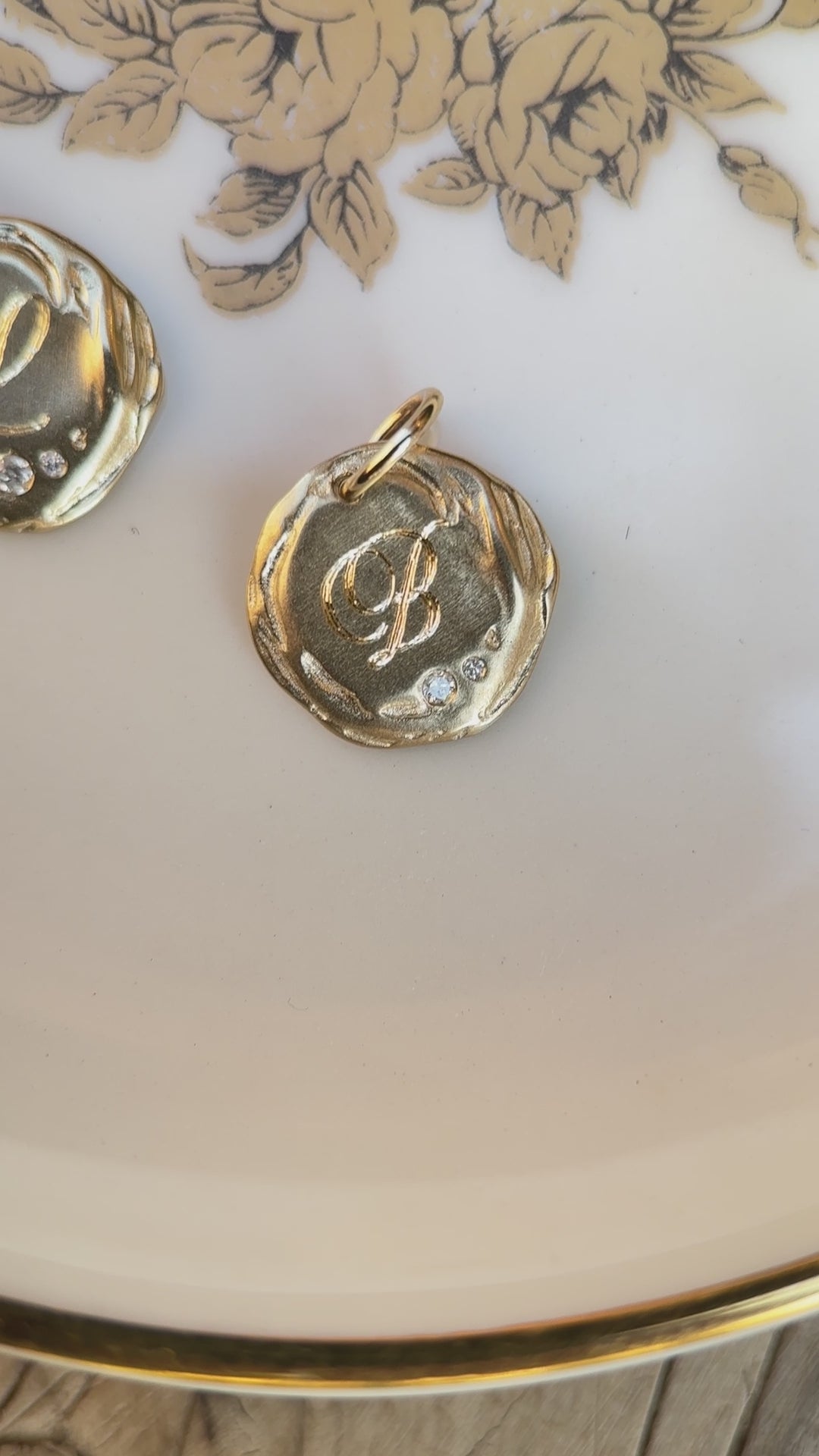 Initiale No 6 Pendant